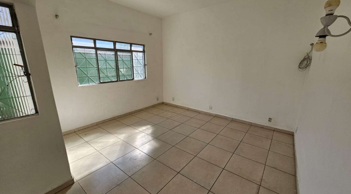 4253 (8)